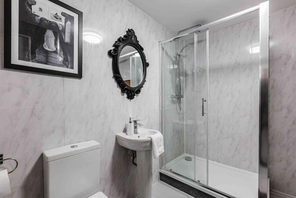 Vip City Centre Apartment With Secure Free Parking Liverpool Exterior foto